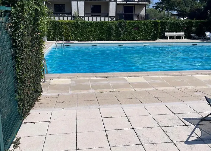 Cottage Cosy Avec Jardin, Piscine Et Parking